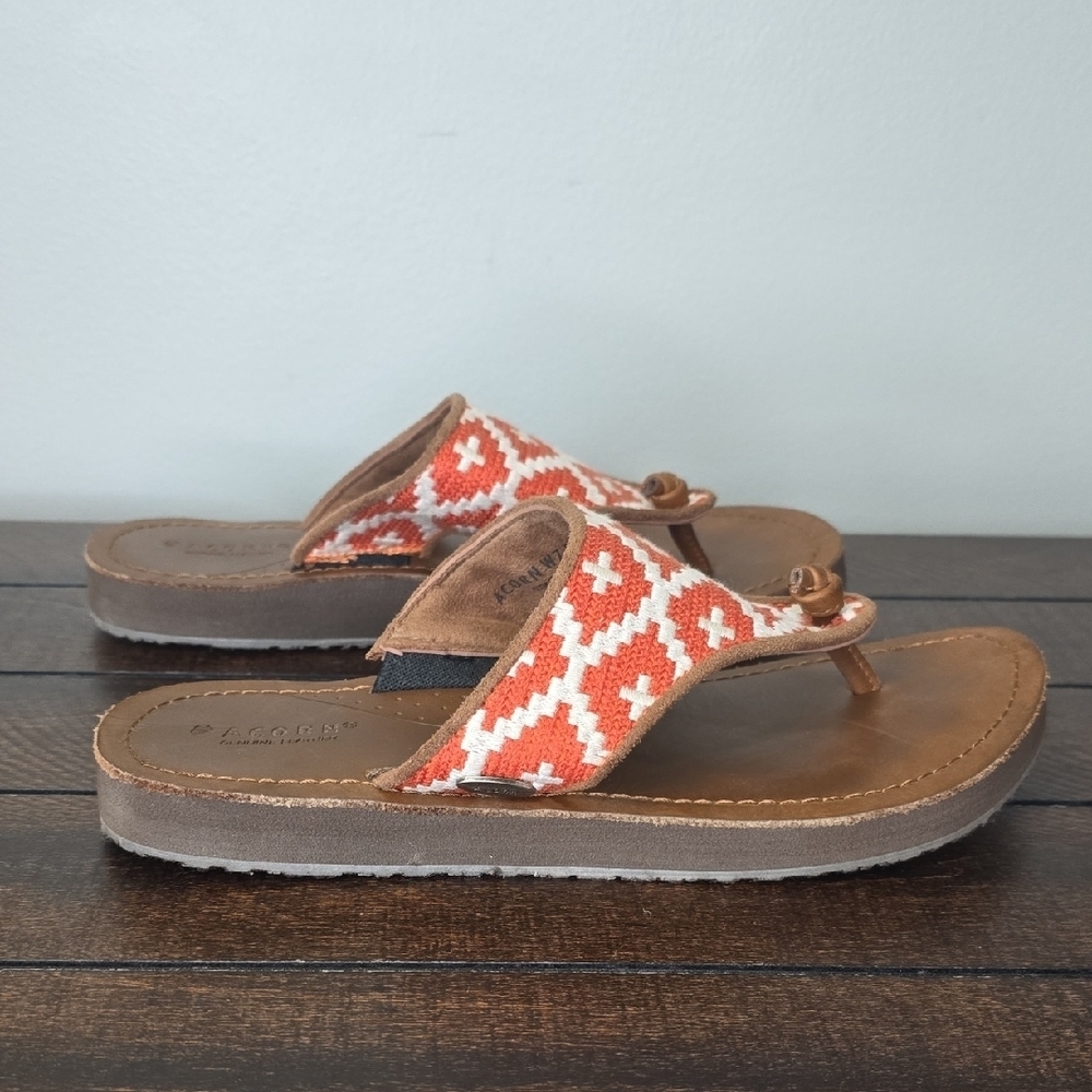 Acorn Sandals Flip Flops Size 7 Orange Brown
